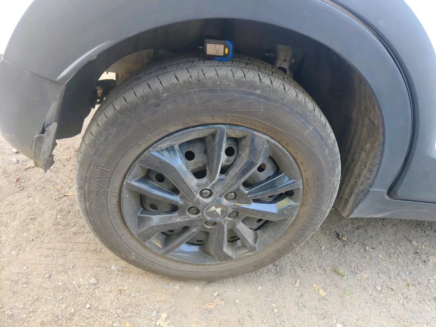 2025 Mahindra XUV 3XO REVX M 1.2 Petrol, Petrol, Manual, 12,691 km, tyre