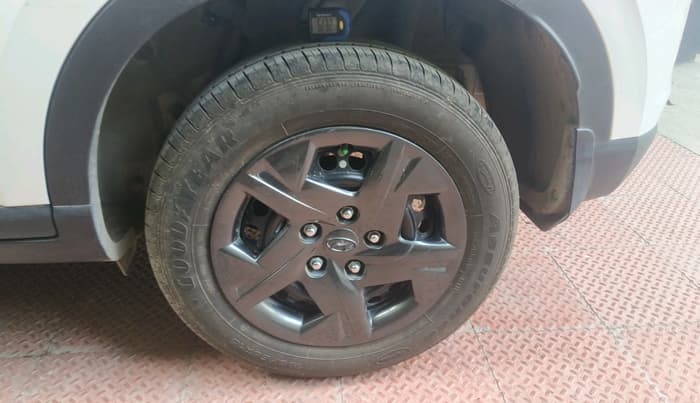 2025 Hyundai VENUE S Plus 1.2 Petrol MT, Petrol, Manual, 13,204 km, tyre