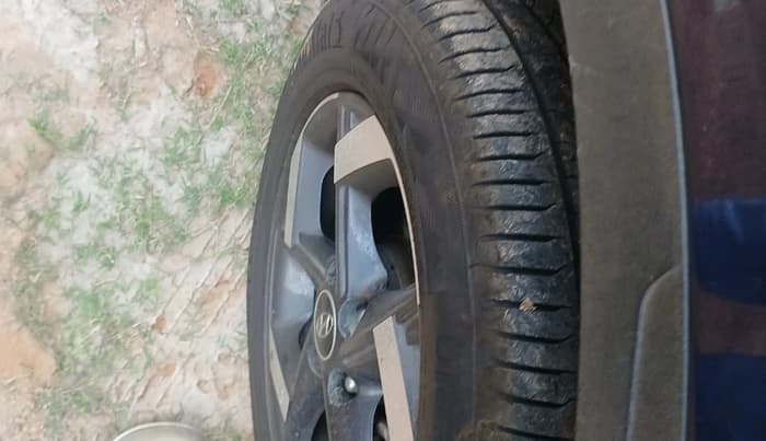2022 Hyundai VENUE SX PLUS 1.0 TURBO DCT, Petrol, Automatic, 1,03,533 km, tyre