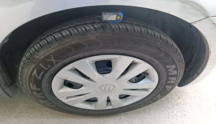 2012 Maruti Swift VDI, Diesel, Manual, 1,18,000 km, tyre