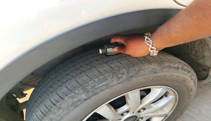 2017 Mahindra XUV500 W10 AT, Diesel, Automatic, 81,515 km, tyre