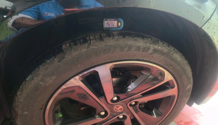 2023 Tata ALTROZ XZ PLUS PETROL DARK EDITION, Petrol, Manual, 25,248 km, tyre