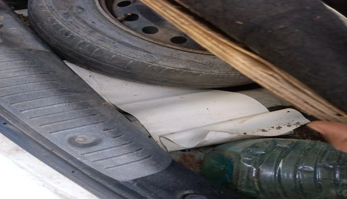 2012 Hyundai Verna FLUIDIC 1.6 VTVT EX, CNG, Manual, 91,119 km, tyre