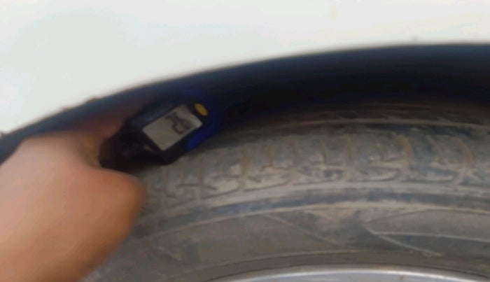 2012 Hyundai Verna FLUIDIC 1.6 VTVT EX, CNG, Manual, 91,119 km, tyre