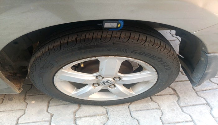 2010 Honda City 1.5L I-VTEC V AT, Petrol, Automatic, 1,00,418 km, tyre