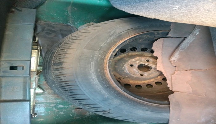 2010 Honda City 1.5L I-VTEC V AT, Petrol, Automatic, 1,00,418 km, tyre