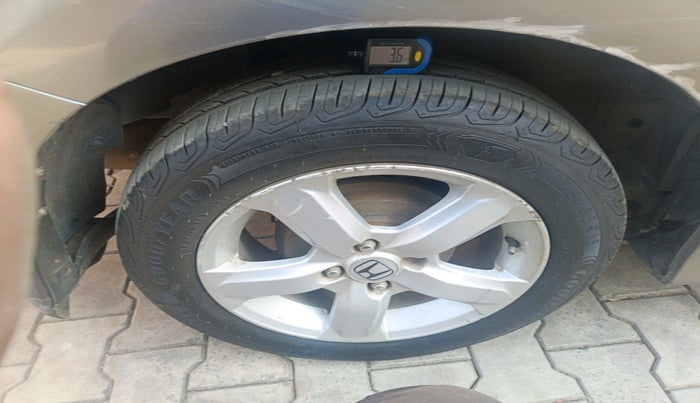 2010 Honda City 1.5L I-VTEC V AT, Petrol, Automatic, 1,00,418 km, tyre