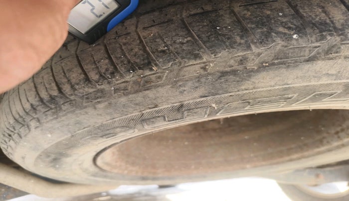 2017 Mahindra XUV500 W10, Diesel, Manual, 1,14,474 km, tyre