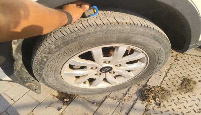 2017 Mahindra XUV500 W10, Diesel, Manual, 1,14,474 km, tyre