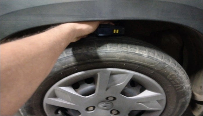 2020 Renault Kwid RXT 1.0 AMT (O), Petrol, Automatic, 32,398 km, tyre