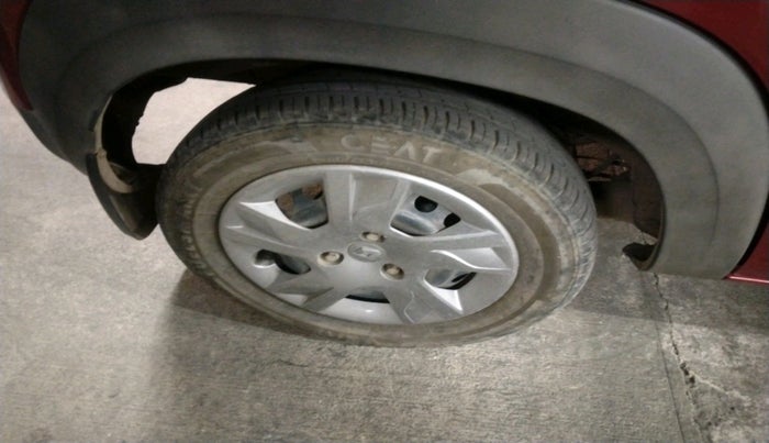 2020 Renault Kwid RXT 1.0 AMT (O), Petrol, Automatic, 32,398 km, tyre