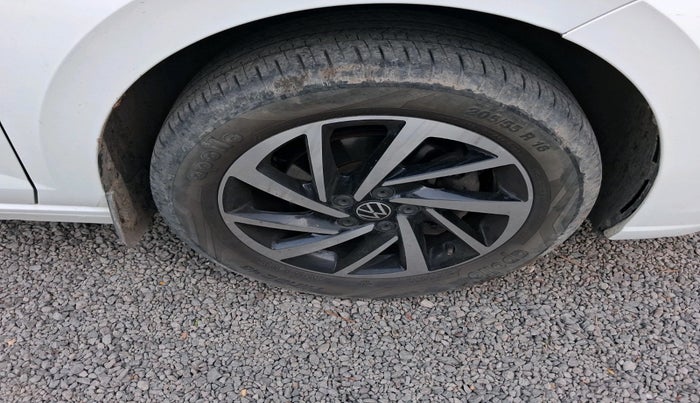 2023 Volkswagen VIRTUS TOPLINE TSI 1.0 AT, Petrol, Automatic, 37,713 km, tyre