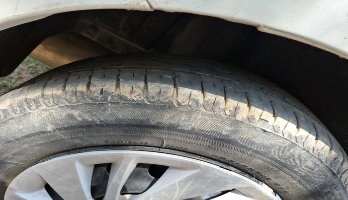 2023 Maruti Ertiga VXI SHVS, Petrol, Manual, 32,193 km, tyre