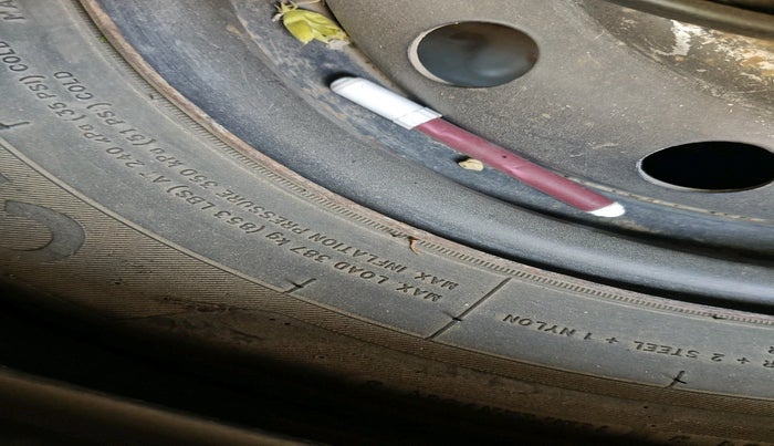 2011 Maruti Wagon R 1.0 LXI CNG, CNG, Manual, 1,67,394 km, tyre