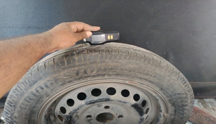 2016 Hyundai Grand i10 MAGNA 1.2 KAPPA VTVT, CNG, Manual, 68,588 km, tyre