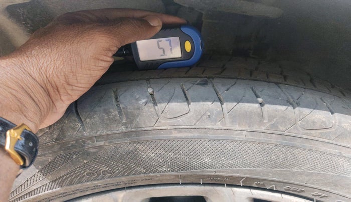 2017 Ford Ecosport TITANIUM 1.5L DIESEL, Diesel, Manual, 1,32,832 km, tyre