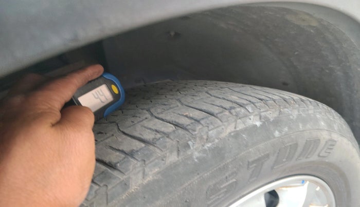 2017 Mahindra XUV500 W10 1.99, Diesel, Manual, 82,896 km, tyre