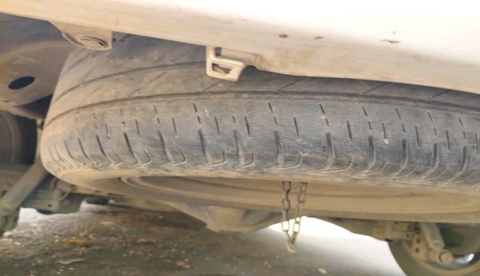 2022 Toyota Innova Crysta 2.7 ZX AT 7 STR, Petrol, Automatic, 51,564 km, tyre