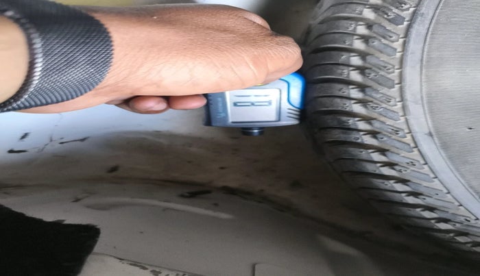 2014 Ford Figo ZXI 1.2 PETROL, Petrol, Manual, 92,226 km, tyre