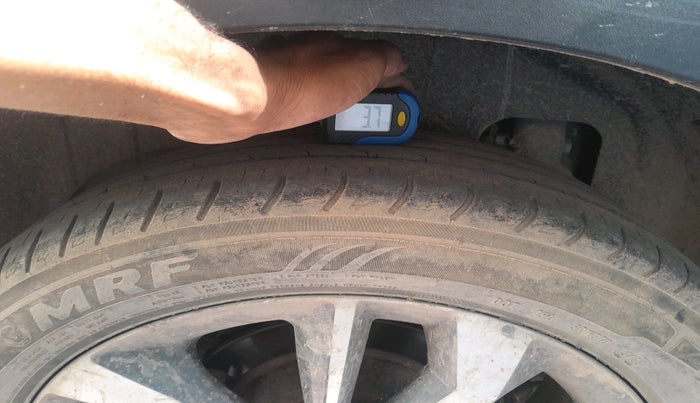 2022 Mahindra XUV300 W8 (O) 1.2 PETROL, Petrol, Manual, 1,16,890 km, tyre