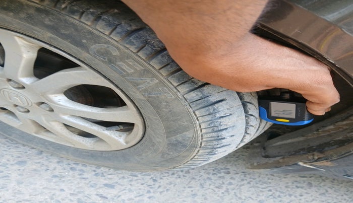 2016 Honda Amaze 1.2L I-VTEC VX, Petrol, Manual, 1,02,812 km, tyre