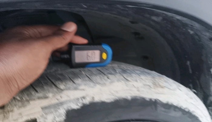 2023 Tata NEXON PURE SUNROOF 1.2 PETROL, Petrol, Manual, 5,402 km, tyre