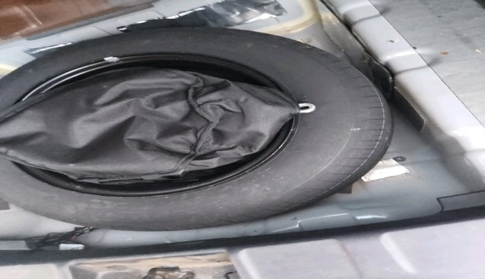 2023 Tata NEXON PURE SUNROOF 1.2 PETROL, Petrol, Manual, 5,402 km, tyre