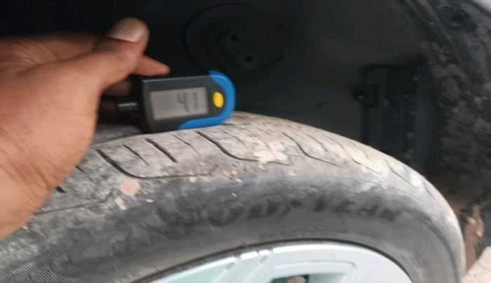 2023 Tata NEXON PURE SUNROOF 1.2 PETROL, Petrol, Manual, 5,402 km, tyre