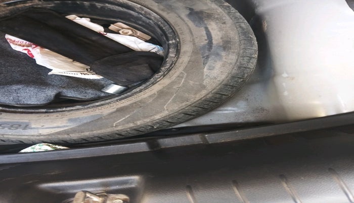 2019 Hyundai Verna 1.6 VTVT SX, Petrol, Manual, 18,897 km, tyre