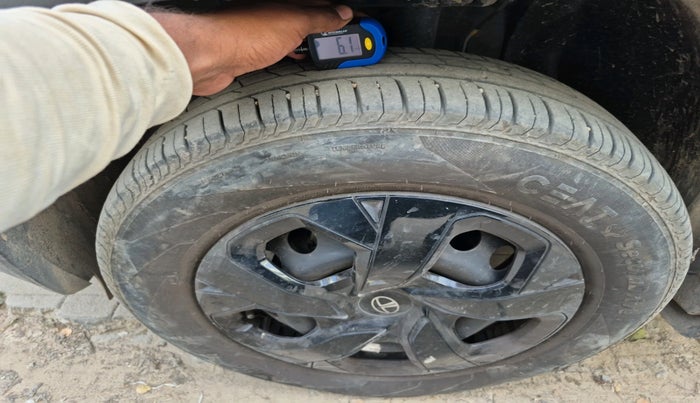 2024 Tata PUNCH ADVENTURE RHYTHM PACK AMT, Petrol, Automatic, 8,387 km, tyre