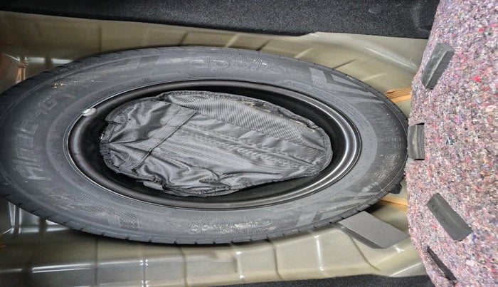 2024 Tata PUNCH ADVENTURE RHYTHM PACK AMT, Petrol, Automatic, 8,387 km, tyre