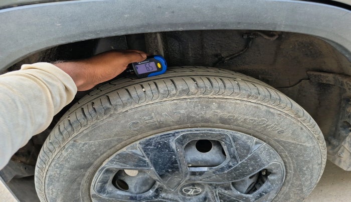 2024 Tata PUNCH ADVENTURE RHYTHM PACK AMT, Petrol, Automatic, 8,387 km, tyre