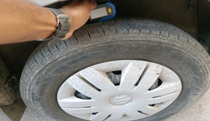 2015 Maruti Alto 800 LXI, Petrol, Manual, 70,847 km, tyre