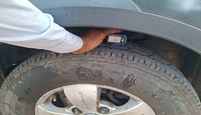 2018 Tata Hexa XE 4X2 7 STR, Diesel, Manual, 68,711 km, tyre