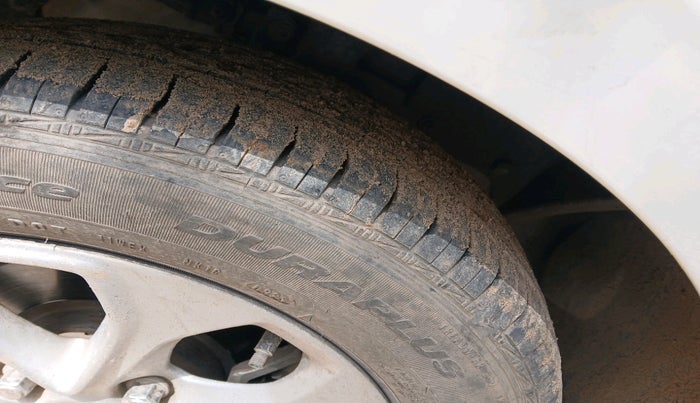 2016 Ford Figo Aspire TITANIUM1.5 DIESEL, Diesel, Manual, 1,17,766 km, tyre