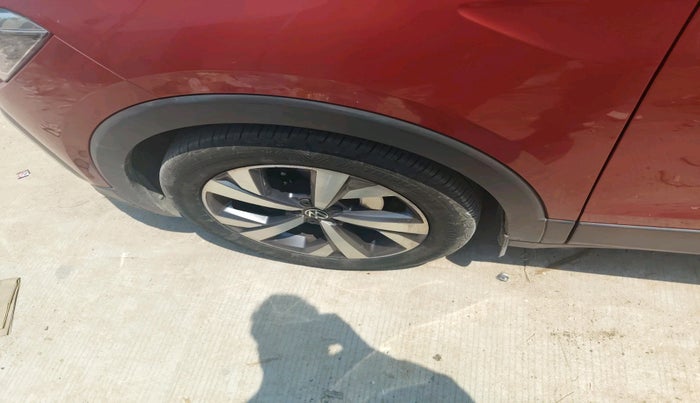 2023 Volkswagen TAIGUN TOPLINE 1.0 TSI MT, Petrol, Manual, 31,974 km, tyre