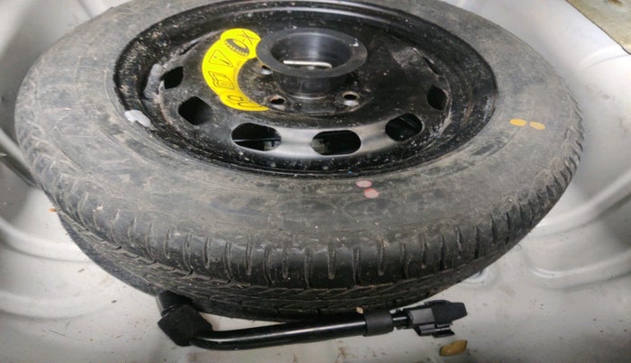 2011 Ford Fiesta TREND PETROL, Petrol, Manual, 19,569 km, tyre