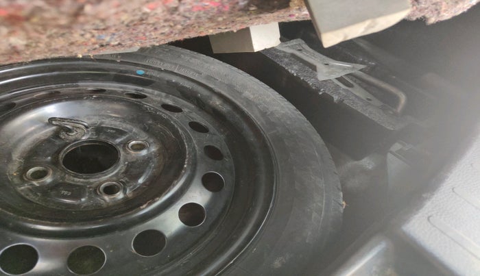 2014 Maruti Wagon R Stingray VXI, Petrol, Manual, 93,512 km, tyre