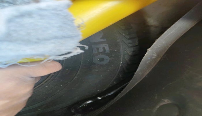 2014 Hyundai i10 MAGNA 1.1, Petrol, Manual, 1,15,028 km, tyre