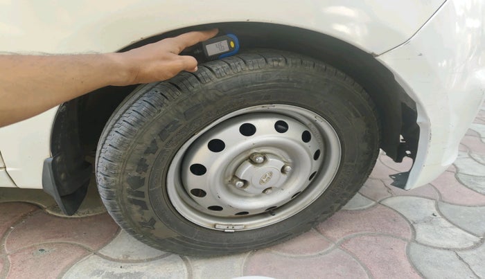 2014 Hyundai i10 MAGNA 1.1, Petrol, Manual, 1,15,028 km, tyre