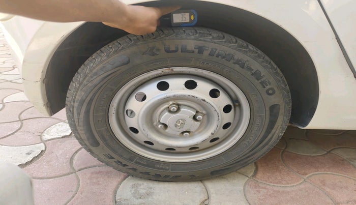 2014 Hyundai i10 MAGNA 1.1, Petrol, Manual, 1,15,028 km, tyre