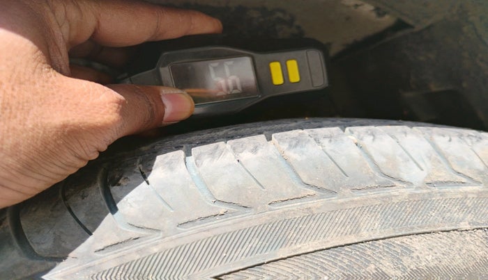 2011 Maruti Swift Dzire VXI, CNG, Manual, 1,11,625 km, tyre