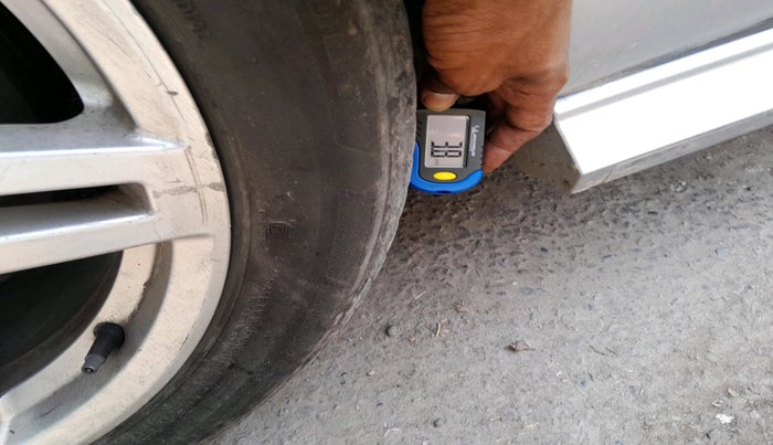 2016 Audi A6 35TDI MATRIX, Diesel, Automatic, 1,17,276 km, tyre