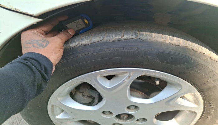 2013 Renault Pulse RXZ DIESEL, Diesel, Manual, 1,40,111 km, tyre