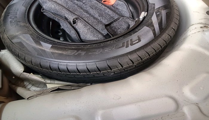 2021 Hyundai VENUE S 1.2, Petrol, Manual, 33,910 km, tyre