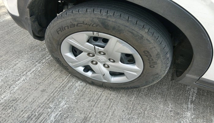 2021 Hyundai VENUE S 1.2, Petrol, Manual, 33,910 km, tyre