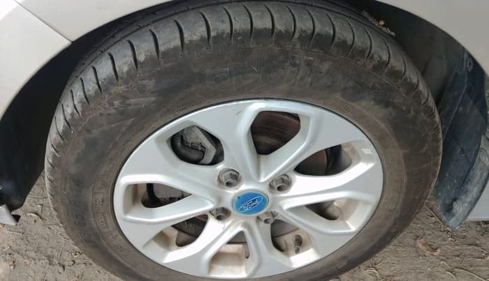 2015 Ford Figo Aspire TITANIUM 1.2 PETROL, Petrol, Manual, 82,694 km, tyre