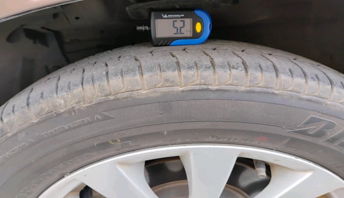 2015 Maruti Ertiga ZXI, Petrol, Manual, 86,316 km, tyre