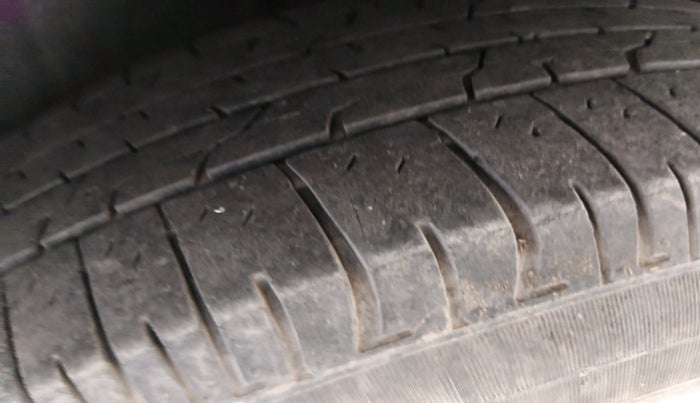 2007 Skoda Octavia 1.9 TDI, Diesel, Manual, 2,97,234 km, tyre