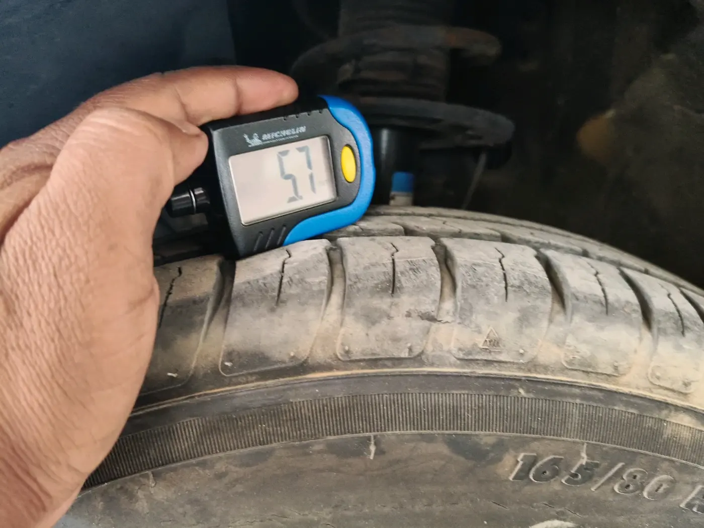 2018 Maruti Dzire VXI AMT, Petrol, Automatic, 22,183 km, tyre